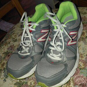 New Balance 480V4 Running Shoes